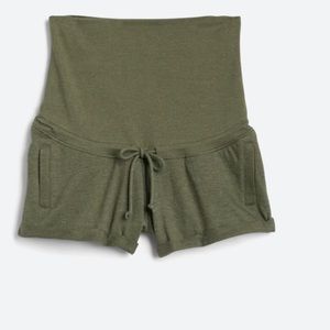Maternity roll hem short